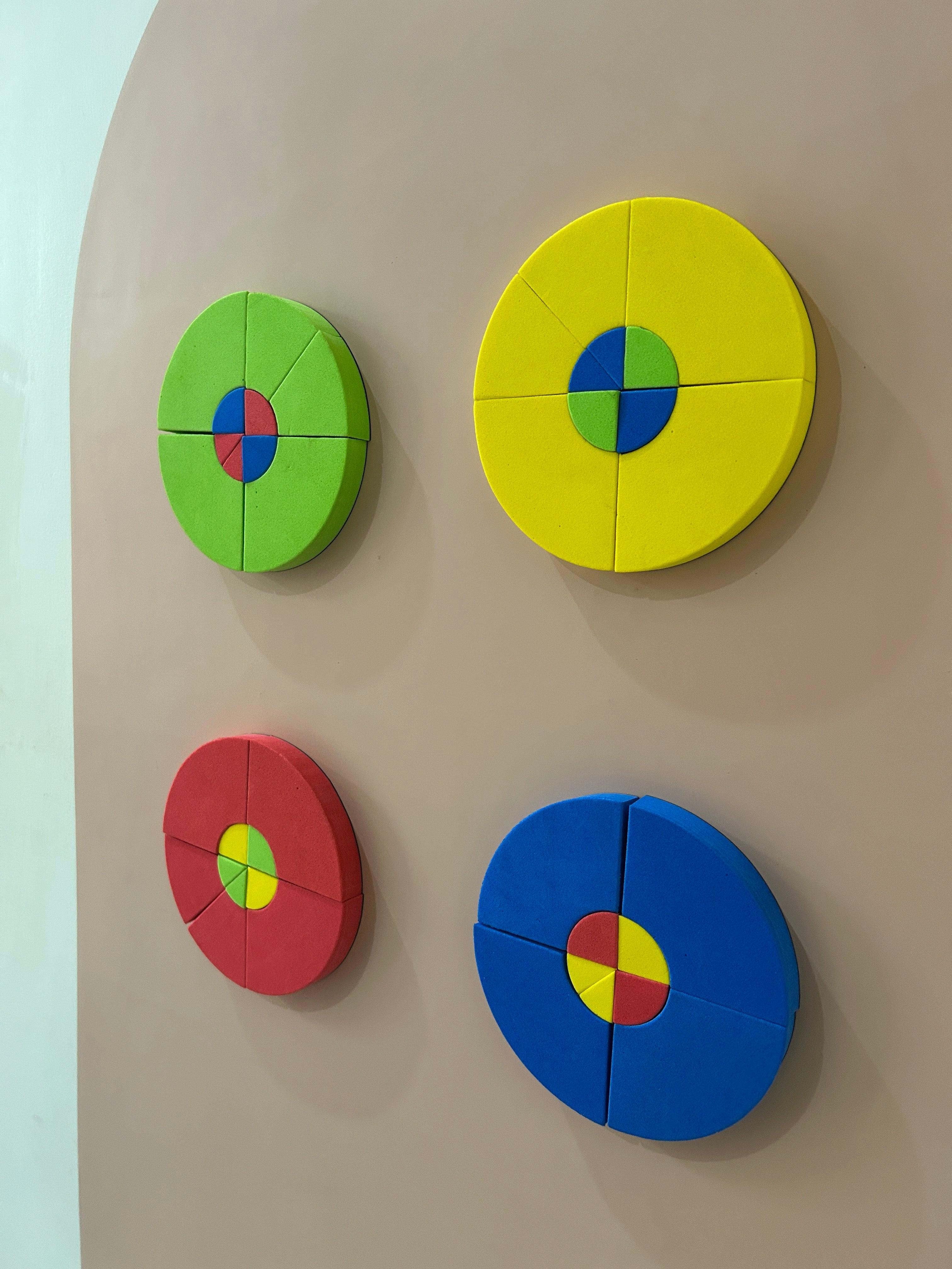 Magnagrams: Chunky Circle Tangrams Set