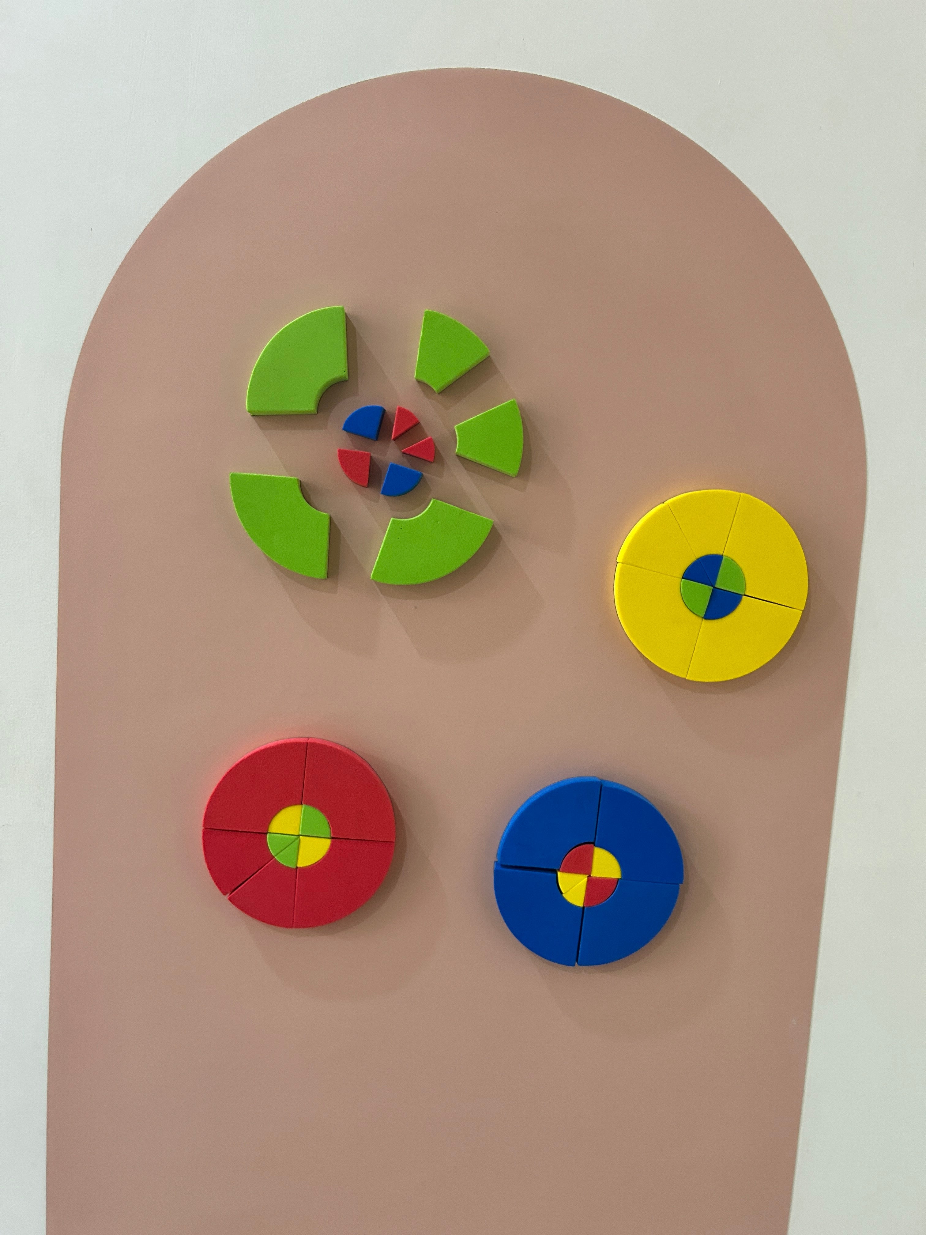 Magnagrams: Chunky Circle Tangrams Set